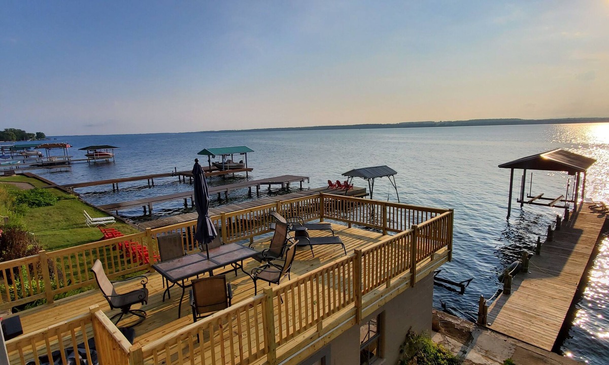 Geneva House | Wine trail lakefront luxury stay on Seneca Lake with all the views and amenities