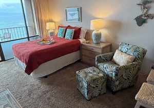Direct OCEANFRONT STUDIO CONDO