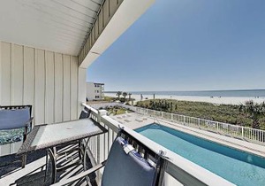 Private Balcony Overlooking Pool Beautiful Condo in Myrtle Beach