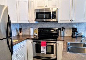 Quiet 2BR2Bath Close to Westview U/G Parking in Stony Plain