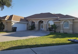 Recently updated, modern condo with a Gulf view from the balcony! Free Wifi! in Miramar Beach