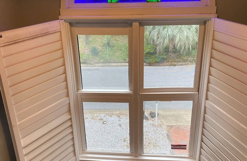 Florida Panhandle House | 10 miles to beach 5 mi to downtown Creek and deck in backyard Washer Dryer