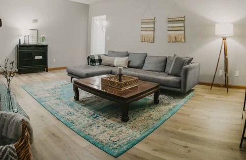 Marquette Apartment | 100 N Third Cozy Downtown Apartment Pet friendly!