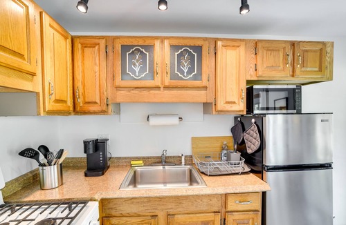 Hollowville Apartment | 13 Mi to Catamount Mountain Resort: Studio w/Deck