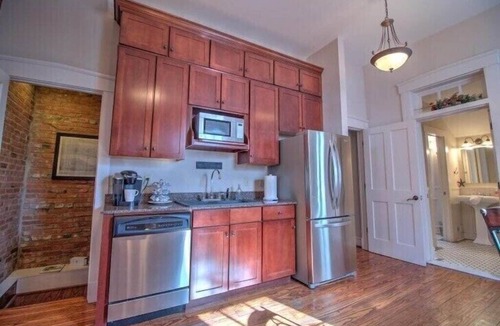 St. Charles House | 1870's Luxury Guest Cottage, Historic Downtown St. Charles, Mo.