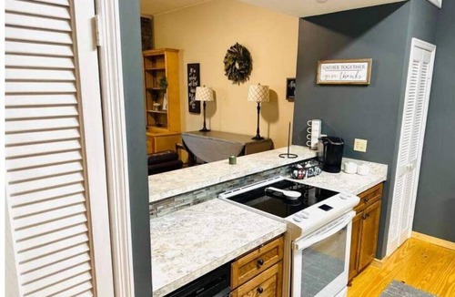Livingston Apartment | 2 bdrm 3bath downtown apartment