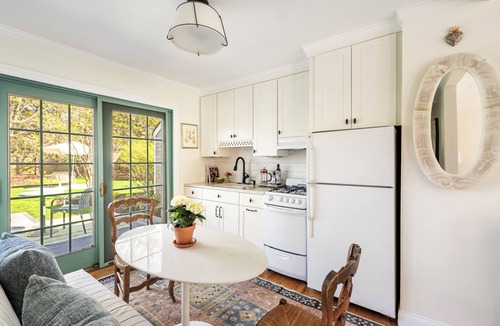 Sag Harbor Cottage | 2-bedroom cottage in Sag Harbor with huge backyard. close to everything!