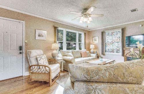 Navy Point House | 214 Payne Rd