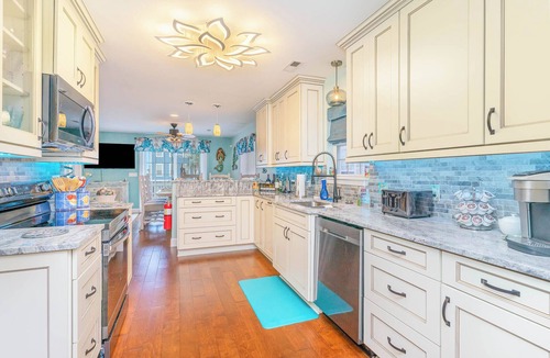 Long Bay Estates House | 2nd Row 4 BR with a Private Pool! Tide Down
