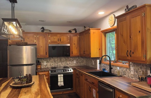 Town of Webb House | 3 Bedroom, 2 Bath Secluded Old Forge Log Cabin