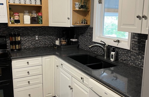 Upper Peninsula Michigan House | 3 Bedroom/2 Baths in a central Marquette location.