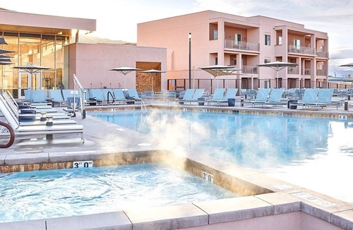 Moab Condo | 3-bedroom condo in gorgeous Moab with AC, fitness room. Start your adventure