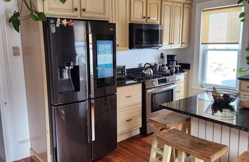 Chatham Apartment | 3 Bedroom Hudson Valley Loft with private porch in the heart of Chatham Village