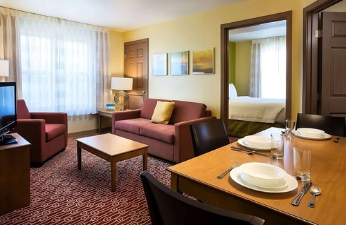 Shea Business Park Hotel | 3 Comfortable Units With Swimming Pool and Kitchen, Pets Are Allowed!