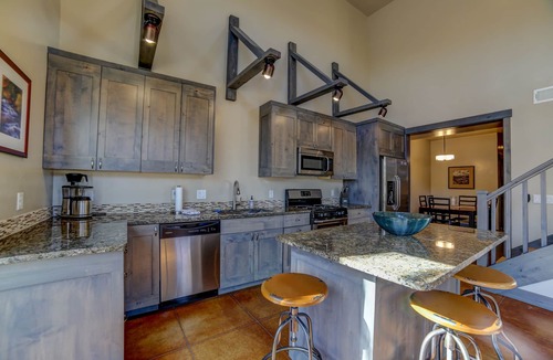 Moab House | 3B/2B Modern Downtown Moab Townhouse - Great Location