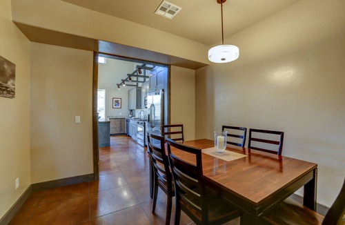 Moab House | 3B/2B Modern Downtown Moab Townhouse - Great Location