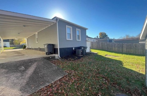Evansville House | 3BR Downtown Home Near EVV Airport & University of Evansville w/Yard - Sleeps 6