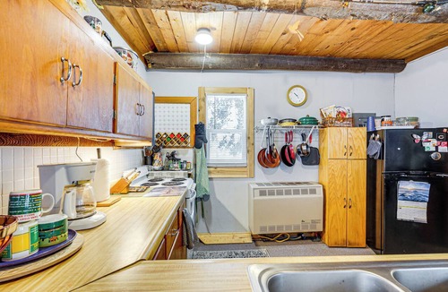Iron River Cabin | 4 Mi to Ski Brule: Cozy Cabin w/Screened-In Porch