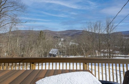 Lanesville Cabin | 5 bedroom house & Mountain View with hot tub & waterfall hiking trails & Golf