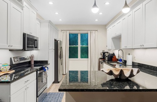West Bradenton House | 5BR Tropical Backyard w/Saltwater Pool, Spa| Game