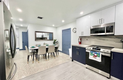 Olympia Heights House | 6BR Miami Waterfront Villa with Heated Pool