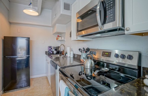 West Old Town Apartment | #7: 2bd/1.5ba, Newly Remodeled, Walk to Old Town