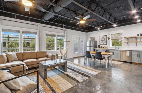 St. Marys Apartment | #A Industrial Studio Loft Downtown!