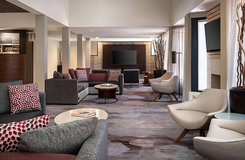 Camelback East Hotel | A Place You'll Surely Enjoy! w/Outdoor Pool, Near Wrigley Mansion