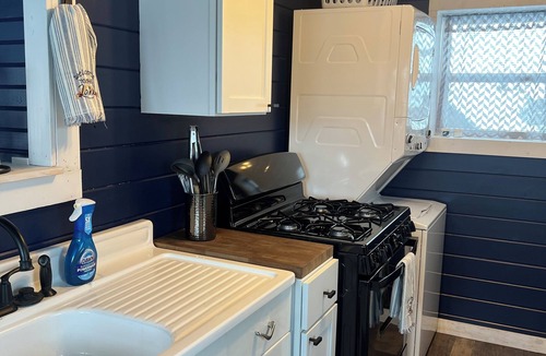 Delton Cottage | A quiet quaint dog friendly cottage. No pet fees!