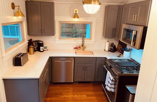 Saugatuck House | A Step Away: The Retreat – Walk to Town Escape