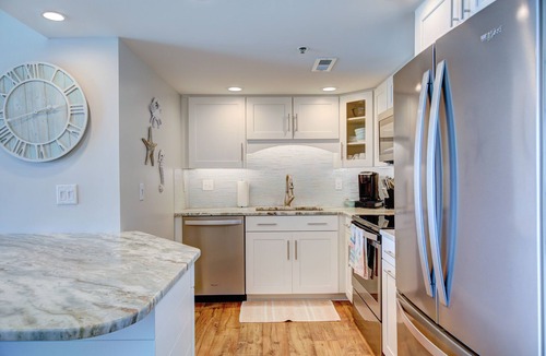 Bethany Beach Condo | Absolutely Stunning 3 Bedroom Sea Colony Condo! Ocean Front w/Premium Renovation
