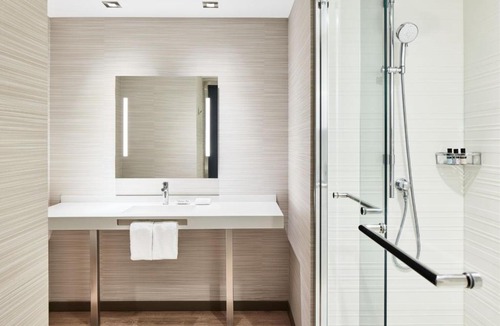 Camelback East Hotel | AC Hotel Phoenix Biltmore