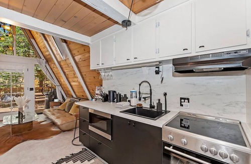 Sugarloaf Cabin | Acute A-frame Cabin w/WiFi, close drive to lake!