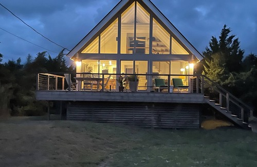 Springs Cottage | Adorable 3-bedroom cottage on magical Gerard Drive in East Hampton