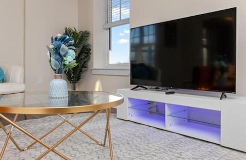 Midtown Apartment | Affordable 1-BR by DMC Detroit