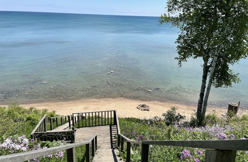 Forestville House | Amazing lake view and peaceful cottage with kayaks