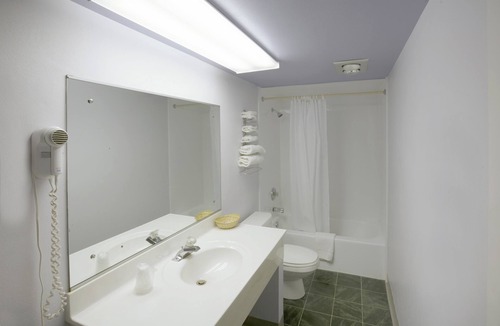 Litchfield Hotel | Americas Best Value Inn Litchfield