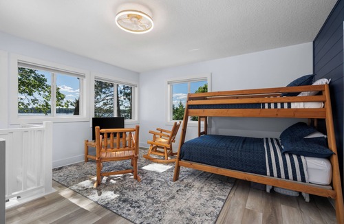 Gaylord House | Anni's Cozy Cottage located on Otsego Lake, Gaylord, Mi. with A/C
