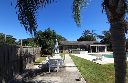 East Arlington House | Aqua Oasis