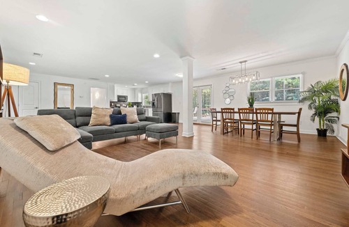 East Point Villa | ATL airport pool villa, sleeps 10
