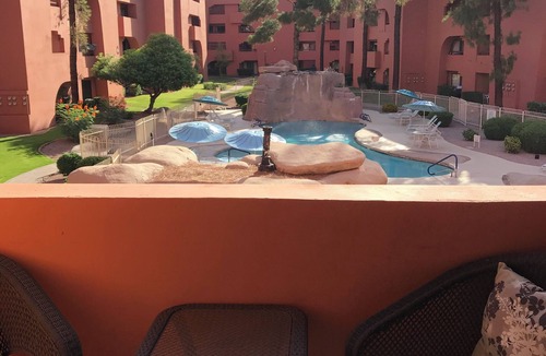 Paradise Valley Village Condo | Available Now! -Utilities Included-Prime Spot!Pools- Spas-shopping-restaurant’s