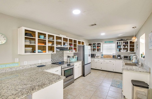 Florida Panhandle House | Bayfront Haven: Group Getaway in Milton!