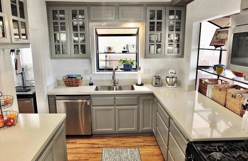 Belmont Shore House | Beach Paradise, Steps to the Beach, Sleeps 8