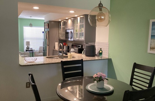 South Bradenton Condo | Beaches Anna Maria island IMG Tennis Bradenton Condo close to shops and eatery,s