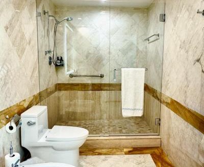 South of Fifth Apartment | Beachfront and Private Patio at Casa Fifi Ocean
