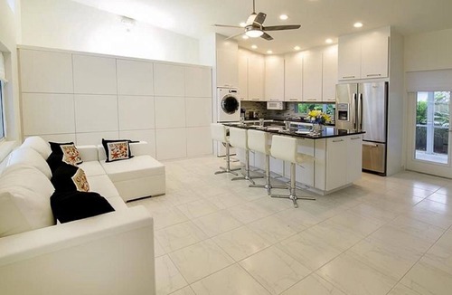 East Fort Lauderdale House | BEACHFRONT, OCEAN! 2 BEDRMS, 3 BATHRMS, Discounts for longer stay APP-VRR1500402
