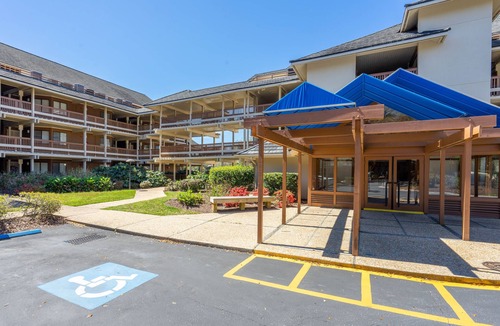 Arcadian Shores Condo | Beautiful 1 Bedroom Condo at Laurel Court at Kingston Plantation - 305