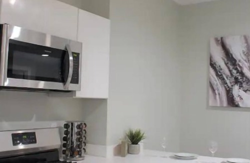Albany Apartment | ★ BEAUTIFUL 2 BED 2 BATH w/SOAKER TUB + W/D★