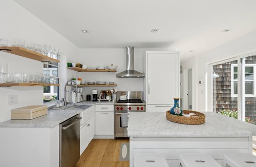 Bridgehampton House | Beautiful 3-bedroom house. Walk to town in quaint Bridgehampton!