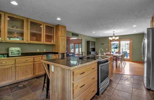 Salamanca House | Beautiful 6 bedroom Ellicottville Chalet